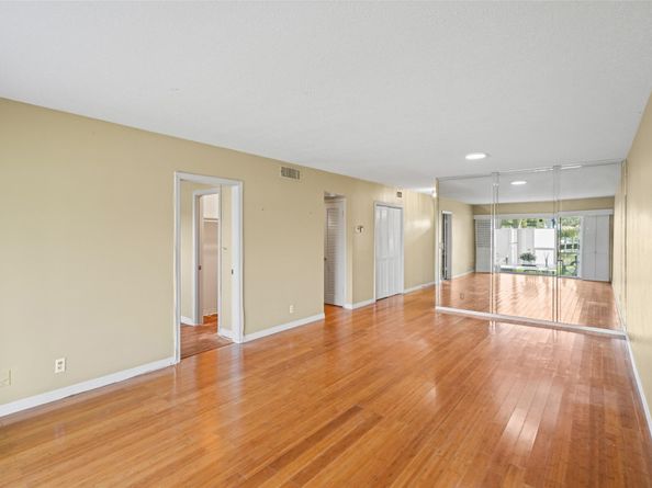 1100 Pine Dr 107, Pompano Beach FL 33060