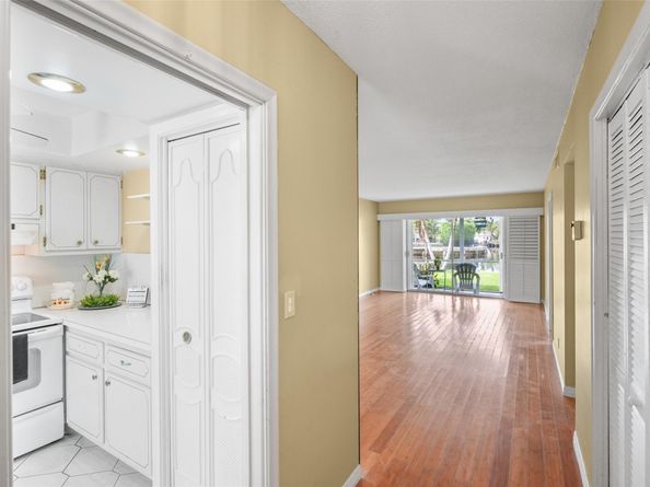 1100 Pine Dr 107, Pompano Beach FL 33060