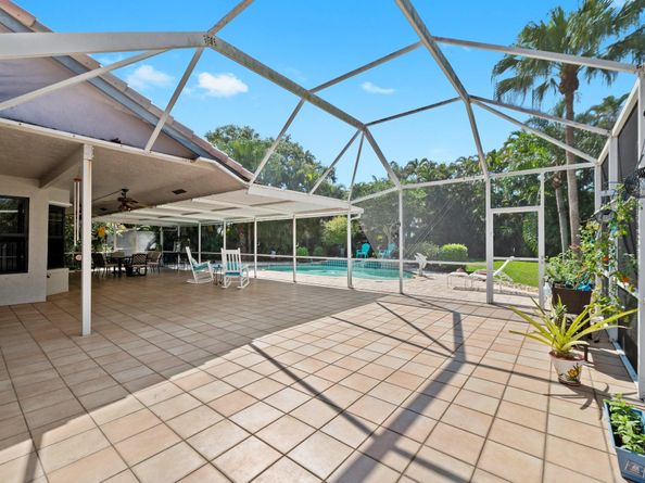 6453 Abotts Mill Ave, Davie FL 33331