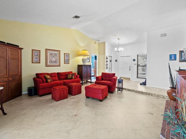 6453 Abotts Mill Ave, Davie FL 33331