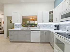 6453 Abotts Mill Ave, Davie FL 33331