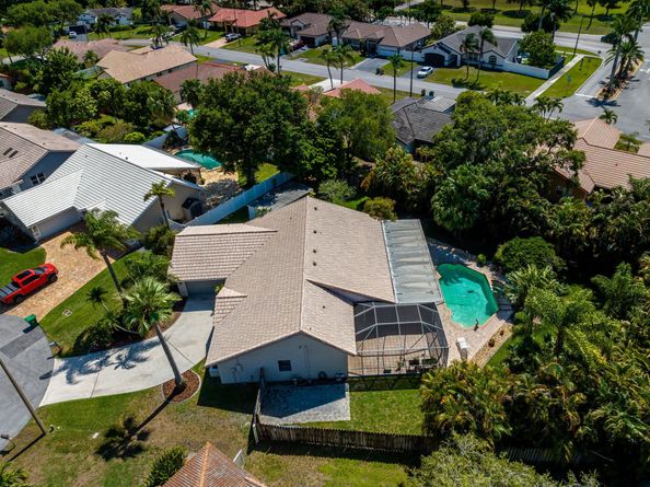 6453 Abotts Mill Ave, Davie FL 33331