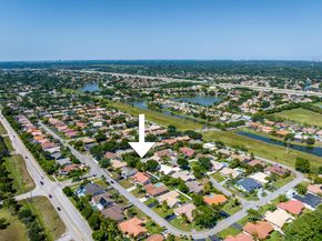 6453 Abotts Mill Ave, Davie FL 33331