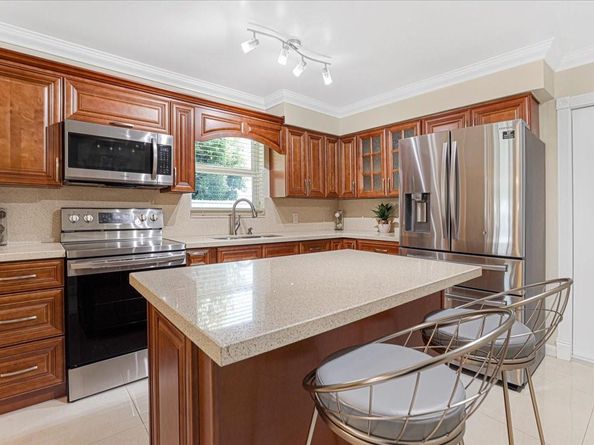 2830 NW 172nd Ter, Miami Gardens FL 33056