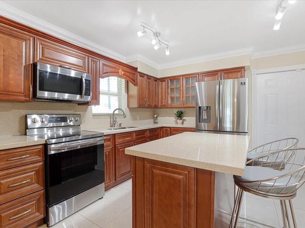 2830 NW 172nd Ter, Miami Gardens FL 33056