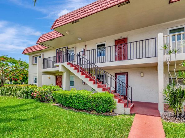 20 Abbey Lane 201, Delray Beach FL 33446