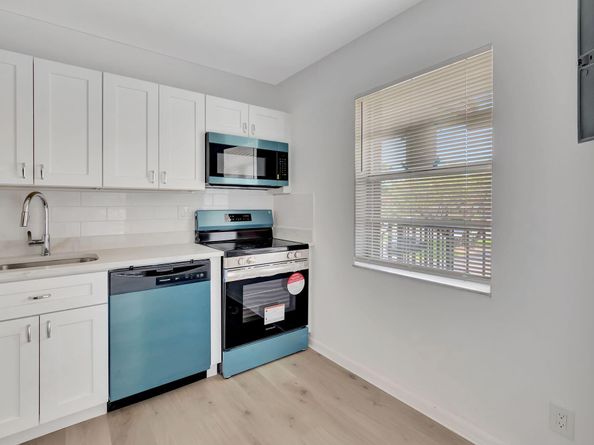 20 Abbey Lane 201, Delray Beach FL 33446
