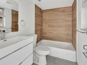 20 Abbey Lane 201, Delray Beach FL 33446