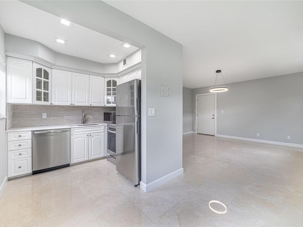 609 NE 13th Ave 303, Fort Lauderdale FL 33304