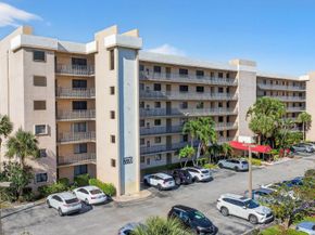 7770 Tahiti Lane 102, Lake Worth FL 33467