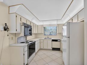 7770 Tahiti Lane 102, Lake Worth FL 33467