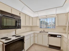 7770 Tahiti Lane 102, Lake Worth FL 33467