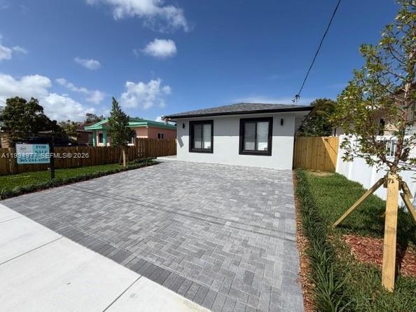 644 NW 6th Court, Hallandale Beach FL 33009