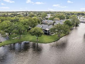 32 Wimbledon Lake 221, Plantation FL 33324