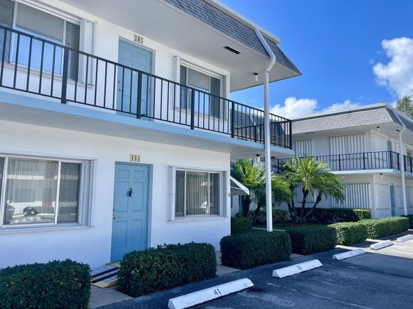 2880 Lake Osborne Drive 205, Lake Worth Beach FL 33461