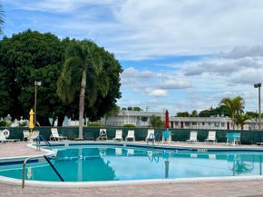 2880 Lake Osborne Drive 205, Lake Worth Beach FL 33461