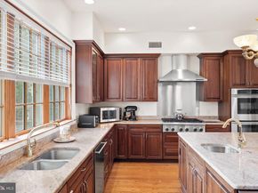 124 Bainbridge Street, Philadelphia PA 19147