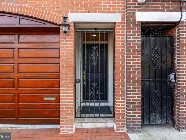 124 Bainbridge Street, Philadelphia PA 19147