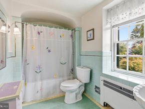 107 E Mill Road, Flourtown PA 19031