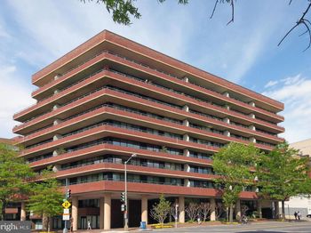 2555 Pennsylvania Avenue NW