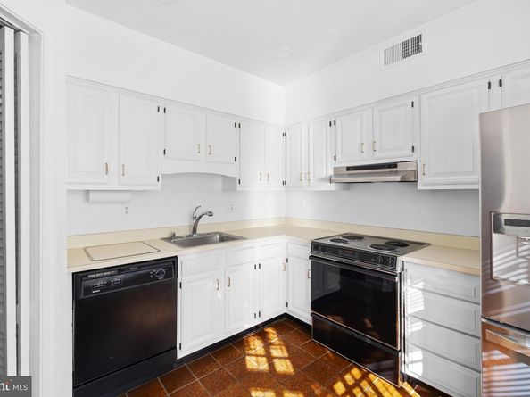 211 S West Street S, Alexandria VA 22314