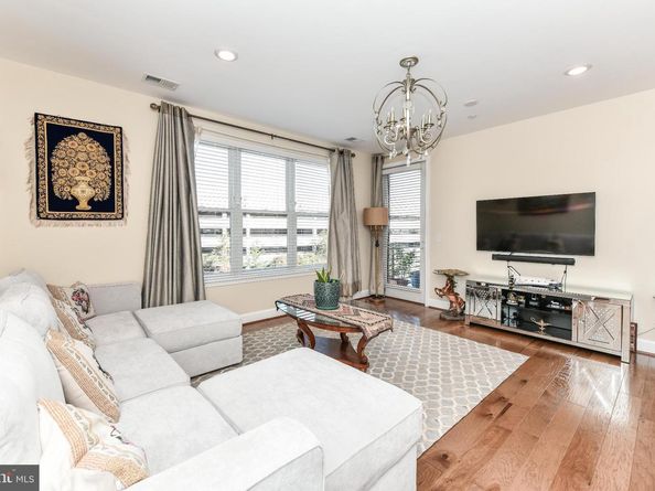 2960 Vaden Drive 2406, Fairfax VA 22031