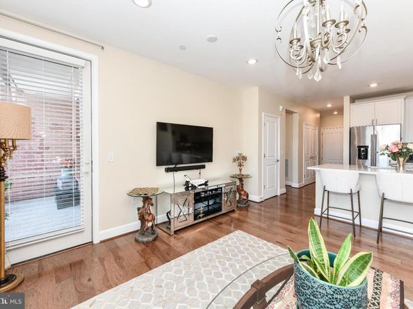 2960 Vaden Drive 2406, Fairfax VA 22031