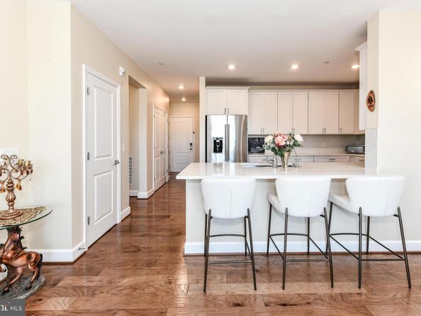 2960 Vaden Drive 2406, Fairfax VA 22031