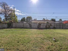 20 Serpentine Lane, Levittown PA 19055