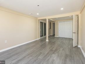20 Serpentine Lane, Levittown PA 19055