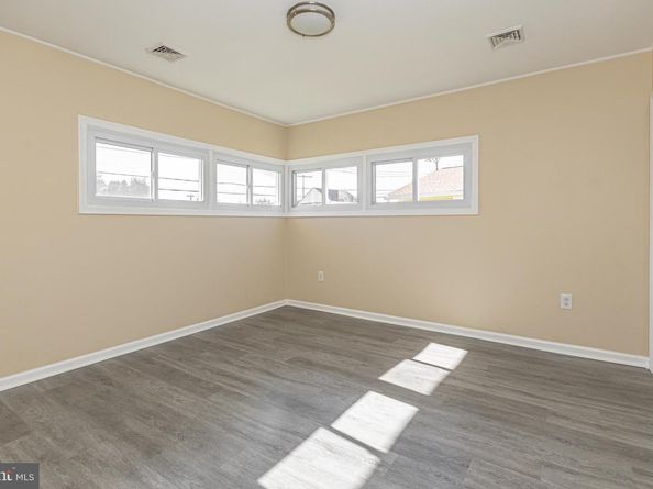 20 Serpentine Lane, Levittown PA 19055