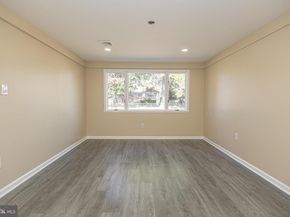20 Serpentine Lane, Levittown PA 19055