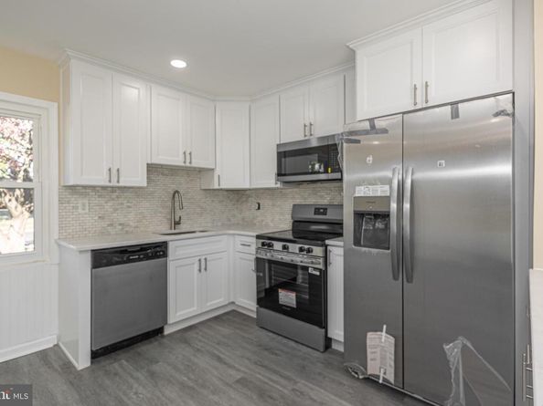 20 Serpentine Lane, Levittown PA 19055