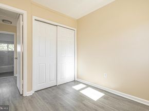 20 Serpentine Lane, Levittown PA 19055