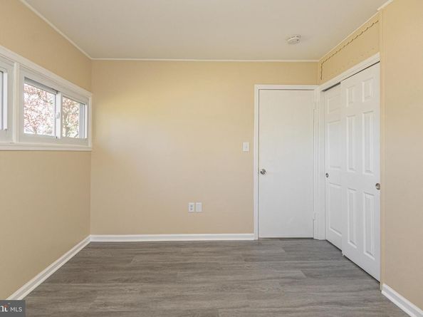 20 Serpentine Lane, Levittown PA 19055