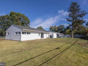 20 Serpentine Lane, Levittown PA 19055