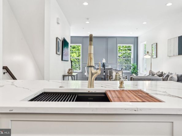 322 56TH Street NE, Washington DC 20019