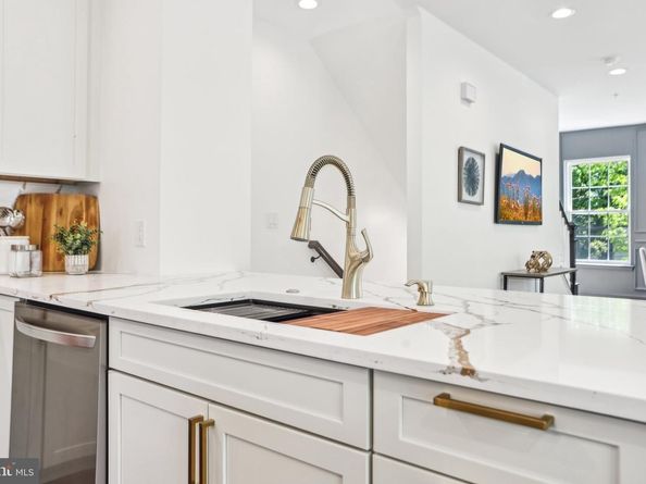 322 56TH Street NE, Washington DC 20019