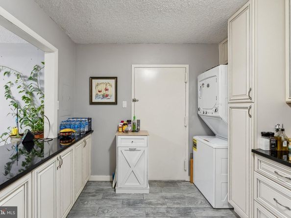 1800 Old Meadow Road 1204, Mclean VA 22102