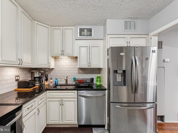 1800 Old Meadow Road 1204, Mclean VA 22102