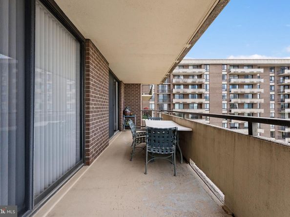 1800 Old Meadow Road 1204, Mclean VA 22102