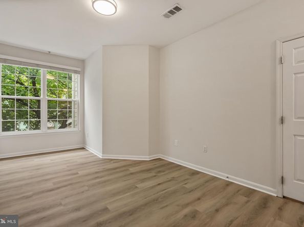 2711 Bellforest Court 109, Vienna VA 22180