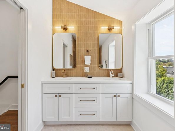 3697 Calumet Street, Philadelphia PA 19129