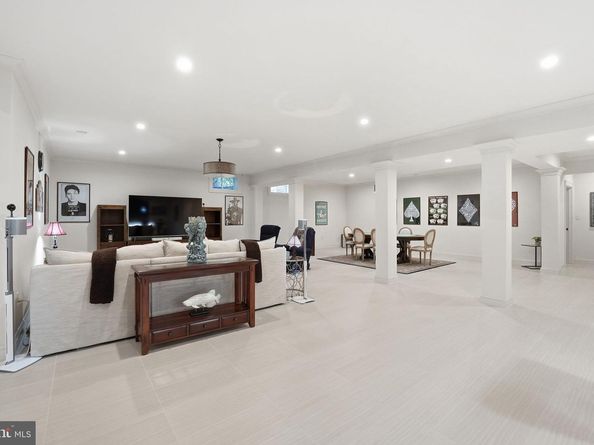 609 Kingsley Road SW, Vienna VA 22180