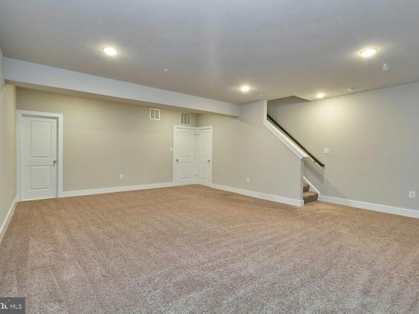 1330 S Quinn Street, Arlington VA 22204