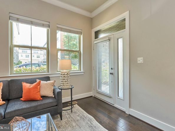 1330 S Quinn Street, Arlington VA 22204