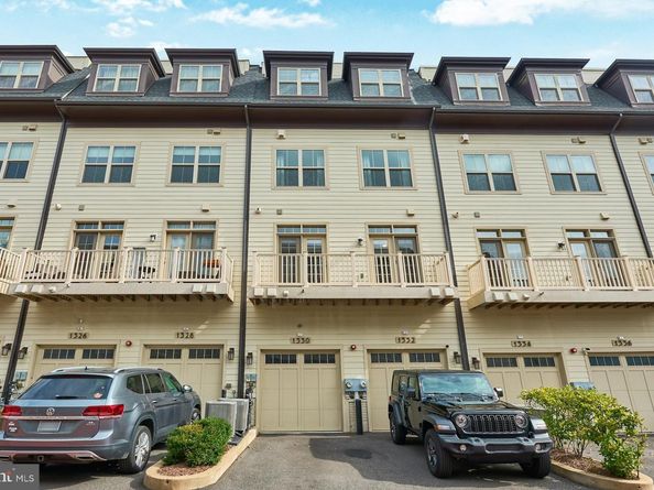 1330 S Quinn Street, Arlington VA 22204