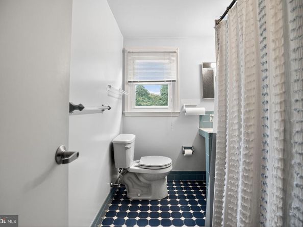 722 Autumn Drive, Feasterville Trevose PA 19053