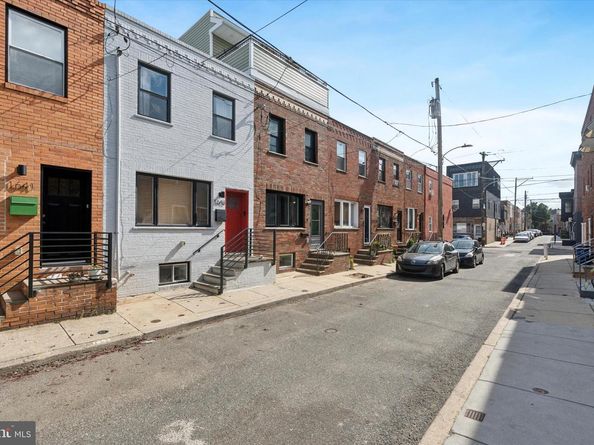 1643 S Iseminger Street, Philadelphia PA 19148