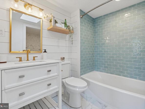 1643 S Iseminger Street, Philadelphia PA 19148